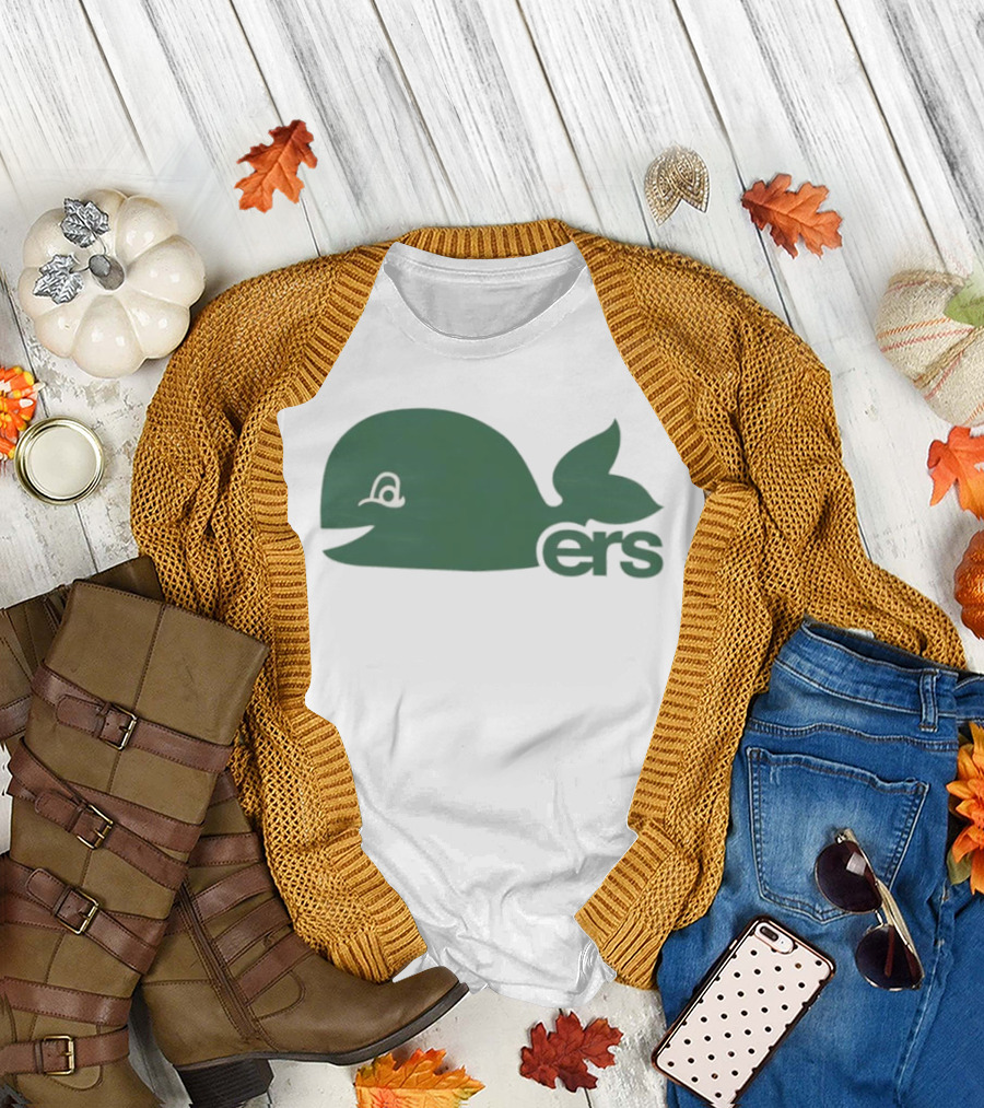 Whalers Retro Whale Tail Design with Whale and 'ers T-Shirt