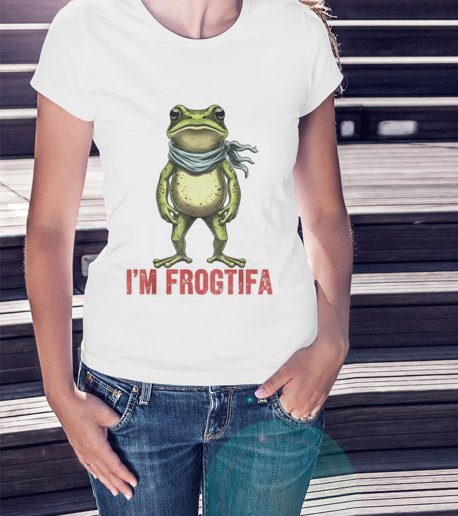 Portland Freedom Frog I’m Frogtifa Anti-ICE Resistance Scarf-Wearing Frog T-Shirt