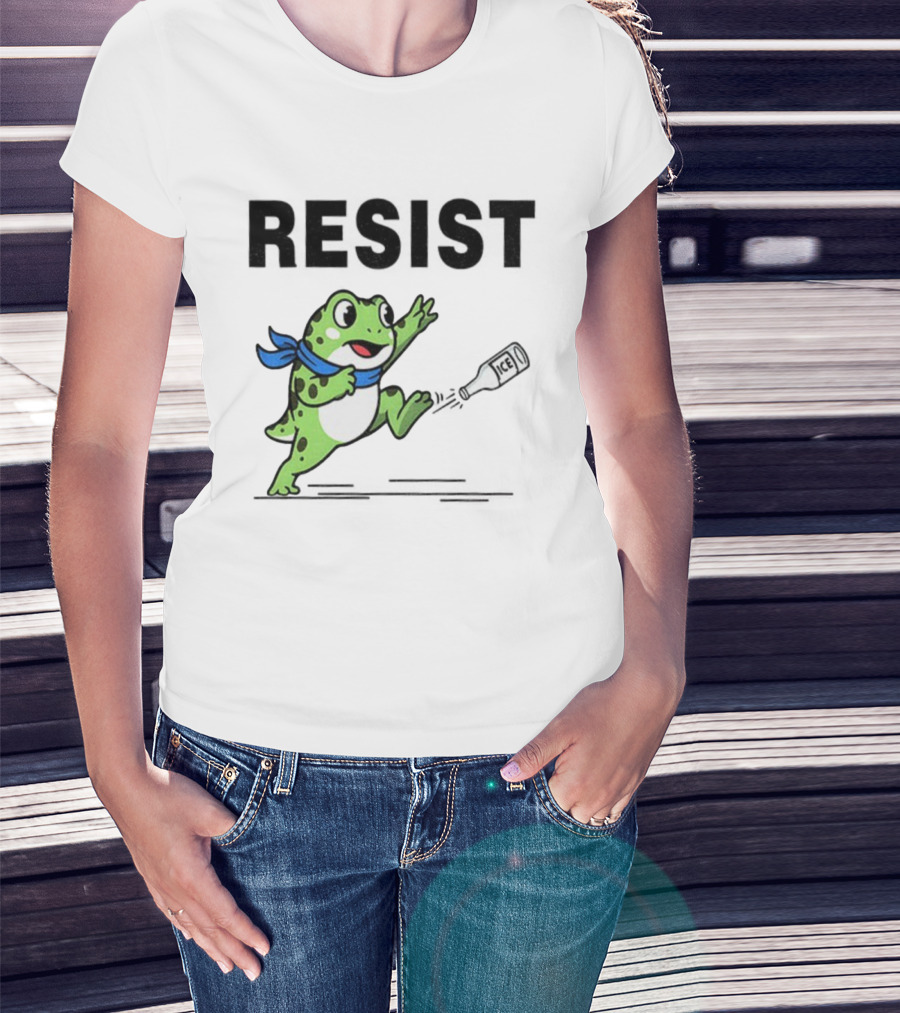 Portland Frog Resist Anti-ICE Protest Jumping Art T-Shirt