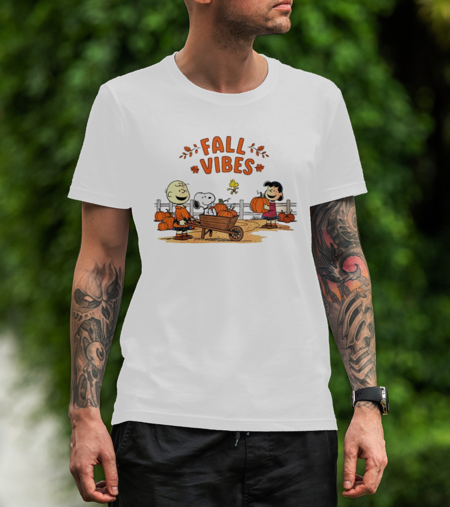 Fall Vibes Snoopy Thanksgiving Charlie Brown Pumpkin Halloween 2025 T-Shirt