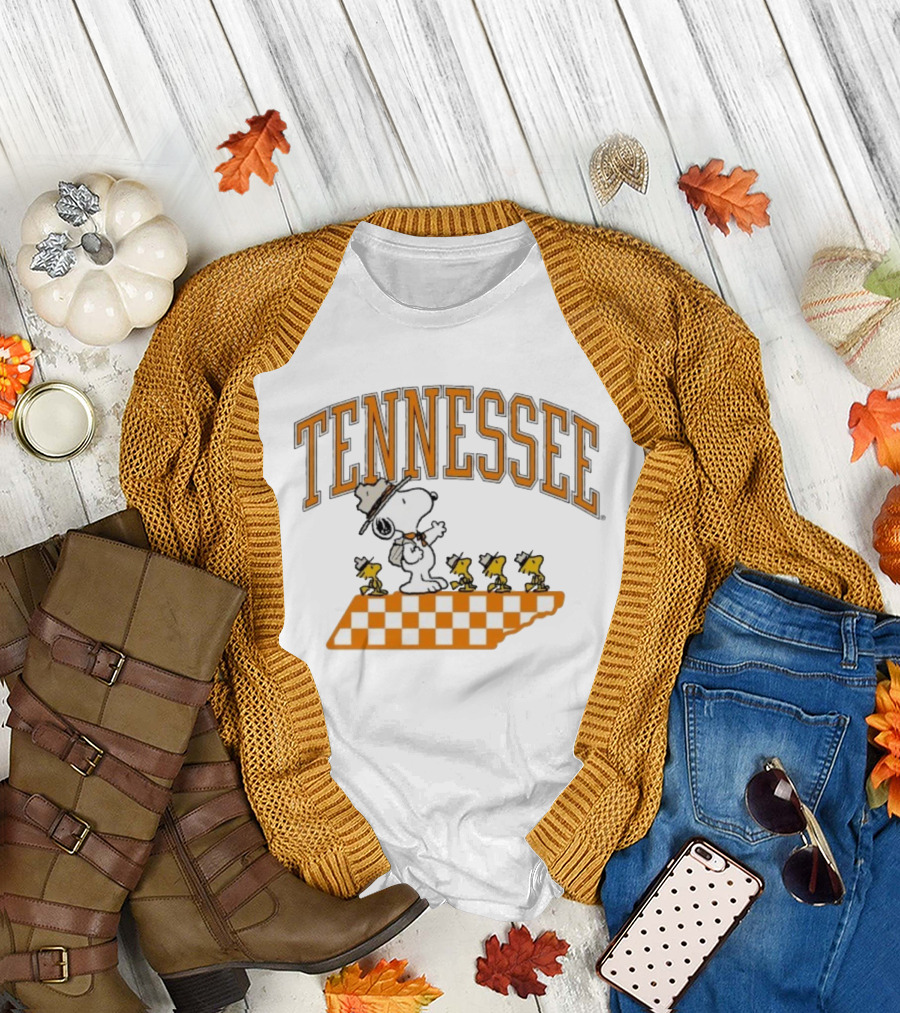 Tennessee Volunteers Snoopy Woodstock Beagle Scouts Peanuts T-Shirt