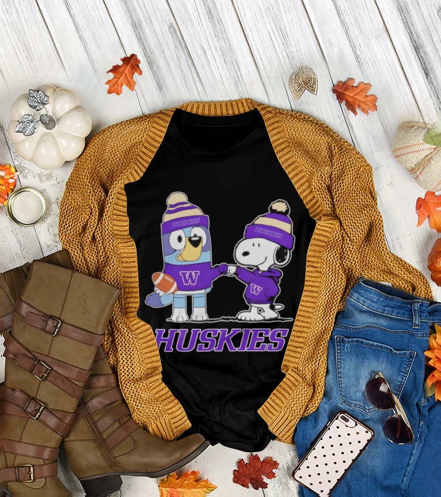 Snoopy Bluey Huskies Football W Washington Team T-Shirt