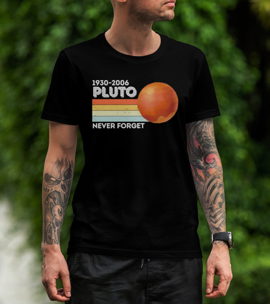 Pluto Never Forget 1930 2006 Vintage Retro Planet Tribute T-Shirt