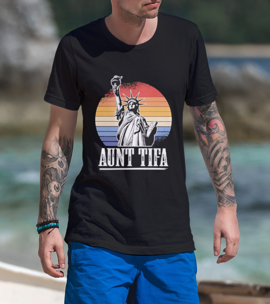 Statue Of Liberty Aunt Tifa Vintage Retro Stripes T-Shirt