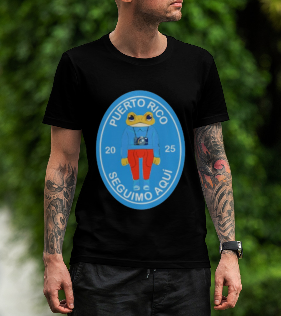 DeBi Frog Puerto Rico Seguimos Aquí 2025 T-Shirt