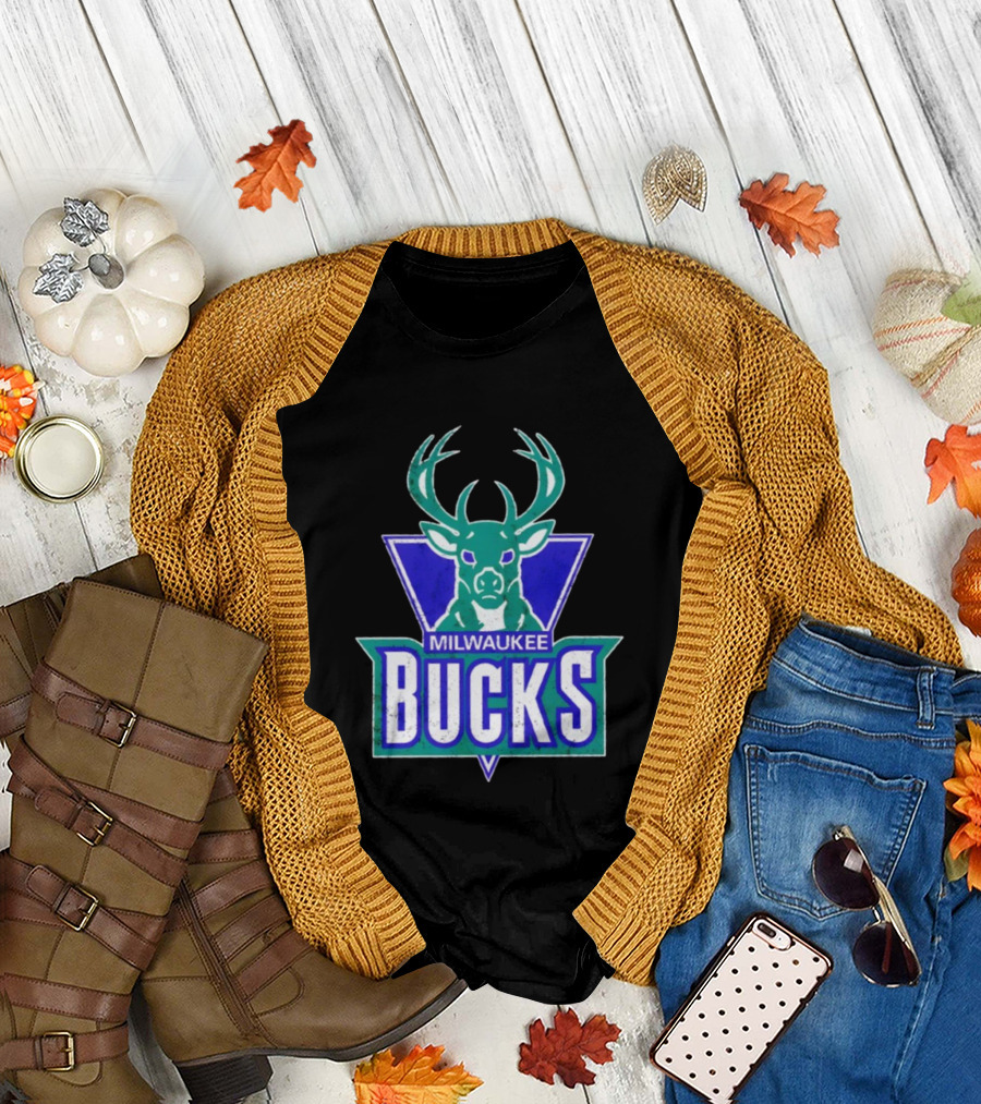 Milwaukee Bucks Deer Head Emblem Retro Style T-Shirt