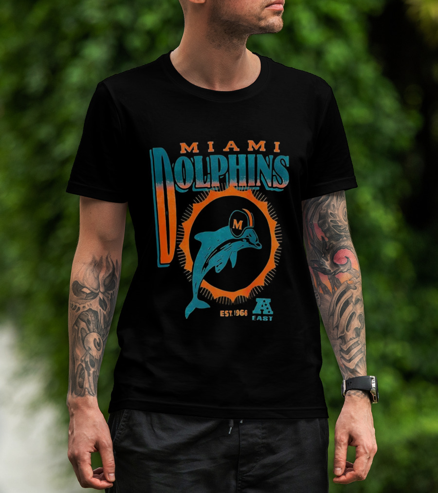 Miami Dolphins Est 1966 AFC East Vintage Football Dolphins M Helmet T-Shirt