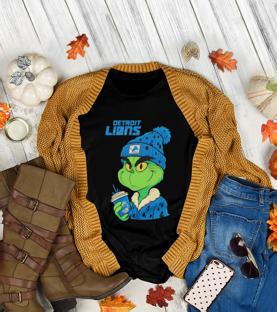 Detroit Lions Grinch Christmas Hat Coffee Cup T-Shirt