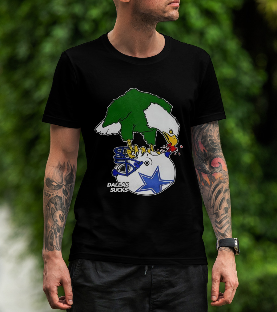 Philadelphia Eagles Pecking Dallas Helmet Dallas Sucks T-Shirt