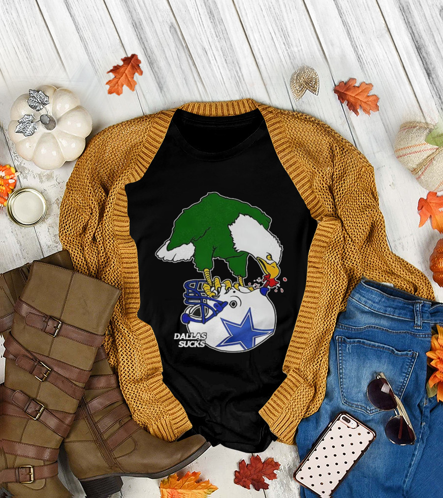 Philadelphia Eagles Pecking Dallas Helmet Dallas Sucks T-Shirt