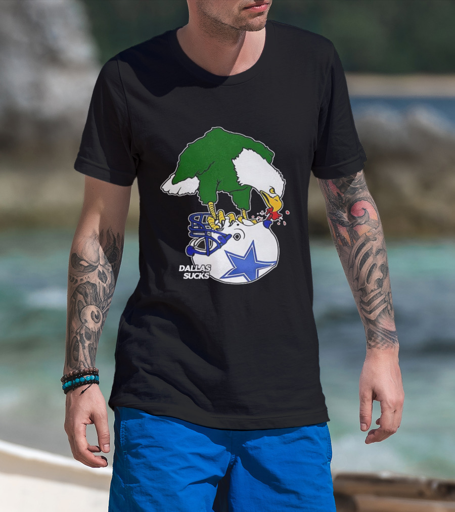Philadelphia Eagles Pecking Dallas Helmet Dallas Sucks T-Shirt