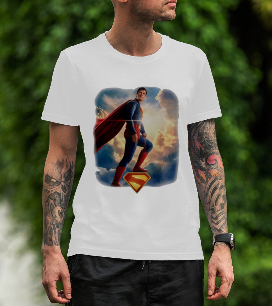 Superman 2025 Faded Standing Iconic Cape And Emblem T-Shirt