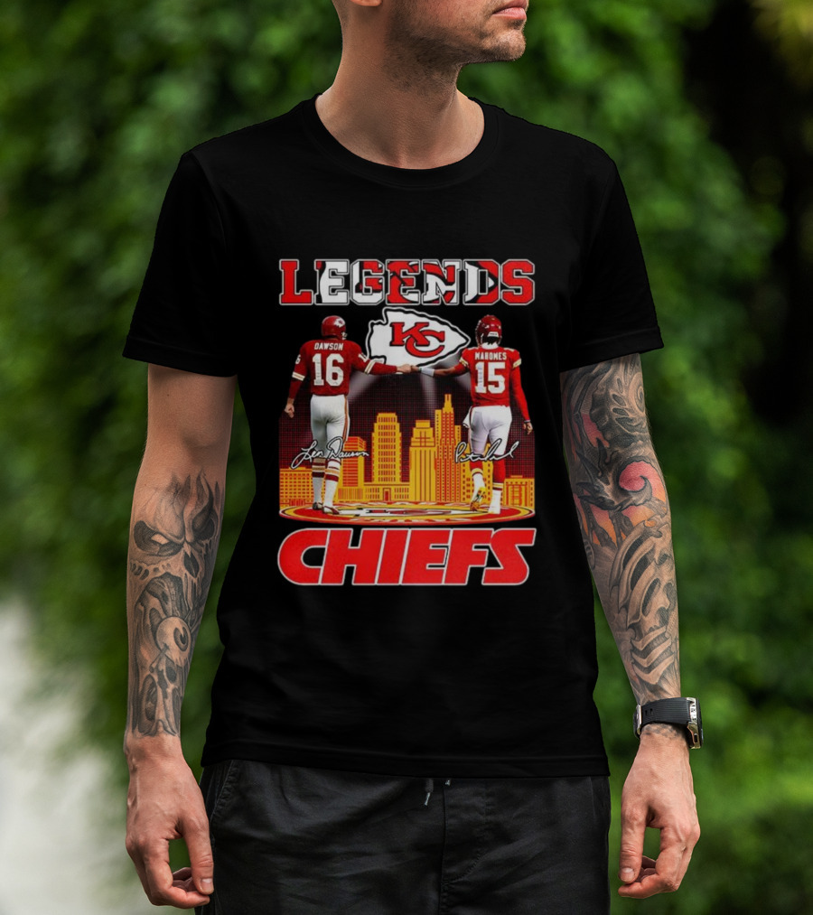 Len Dawson Patrick Mahomes Kansas City Chiefs Legends Signatures T-Shirt