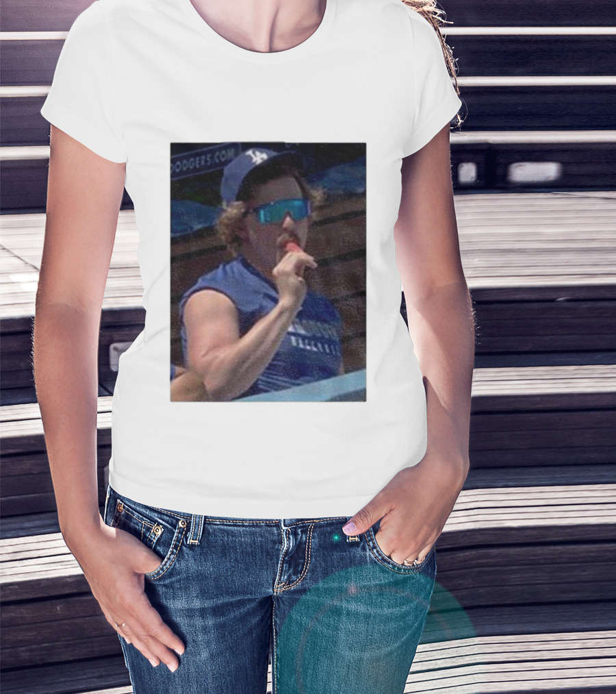 Dodgers Kike Hernandez Eating Popsicle Photo With LA Cap T-Shirt