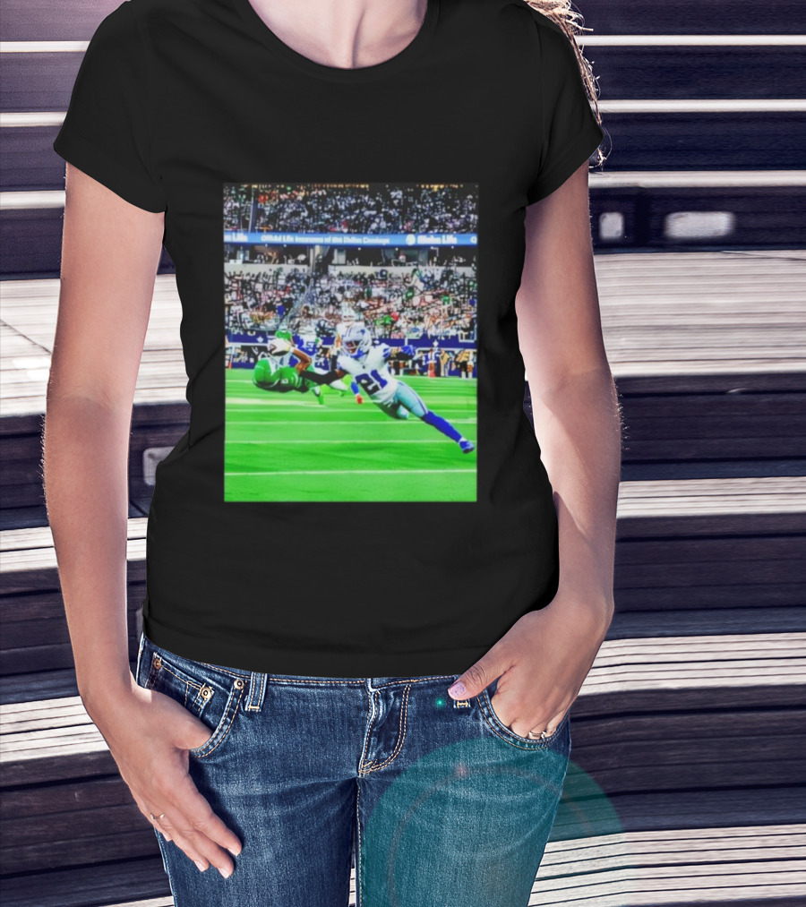 Evonta Smith Spectacular Leap Against Cowboys T-Shirt