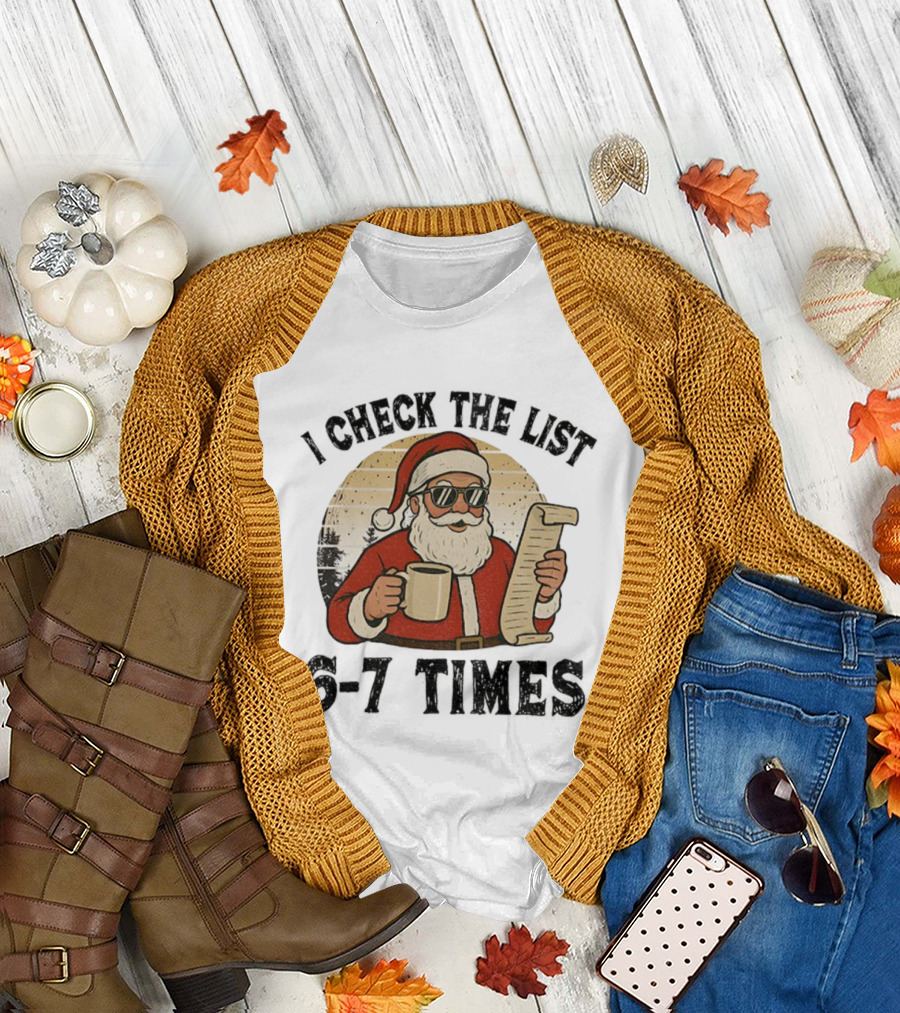 I Check The List 6-7 Times Santa Drinking Coffee Vintage Retro T-Shirt
