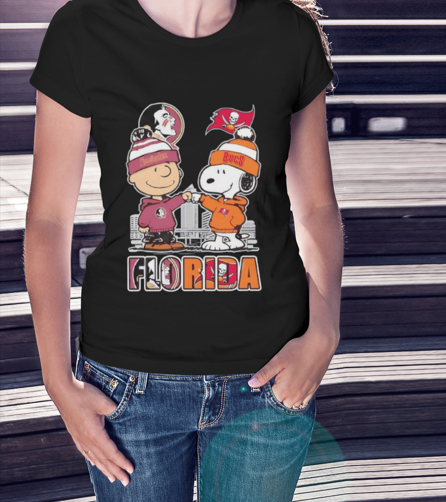 Charlie Brown And Snoopy Florida State Seminoles Tampa Bay Buccaneers Fist Bump T-Shirt