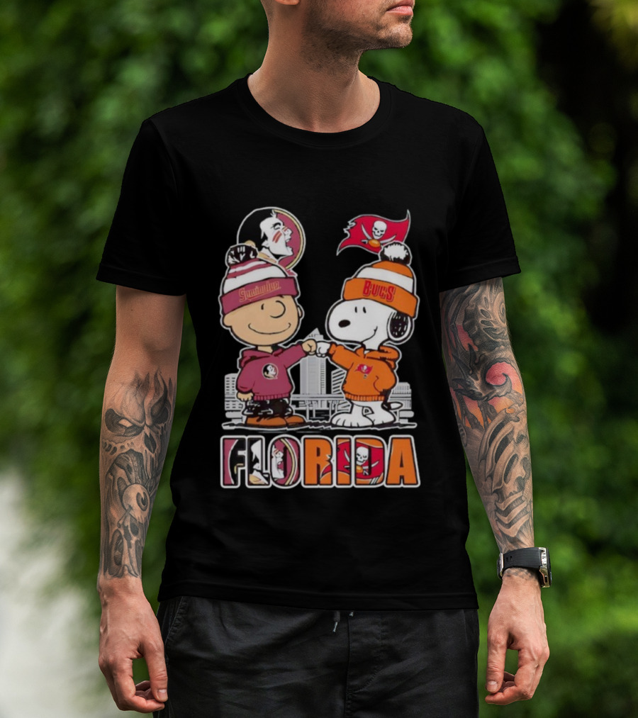 Charlie Brown And Snoopy Florida State Seminoles Tampa Bay Buccaneers Fist Bump T-Shirt