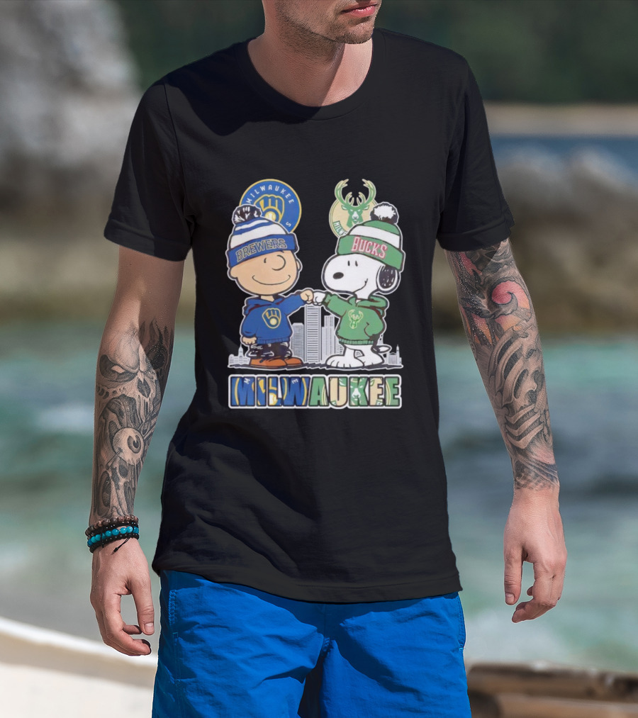 Charlie Brown Snoopy Milwaukee Brewers Bucks Fist Bump T-Shirt