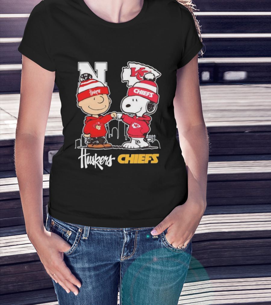 Charlie Brown Snoopy Nebraska Cornhuskers Kansas City Chiefs Husker Chiefs Team Spirit Icons T-Shirt