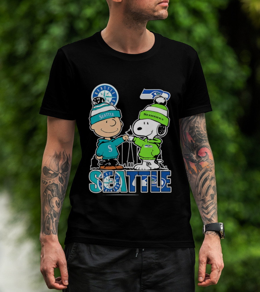 Charlie Brown Snoopy Seattle Seahawks Mariners Fist Bump T-Shirt