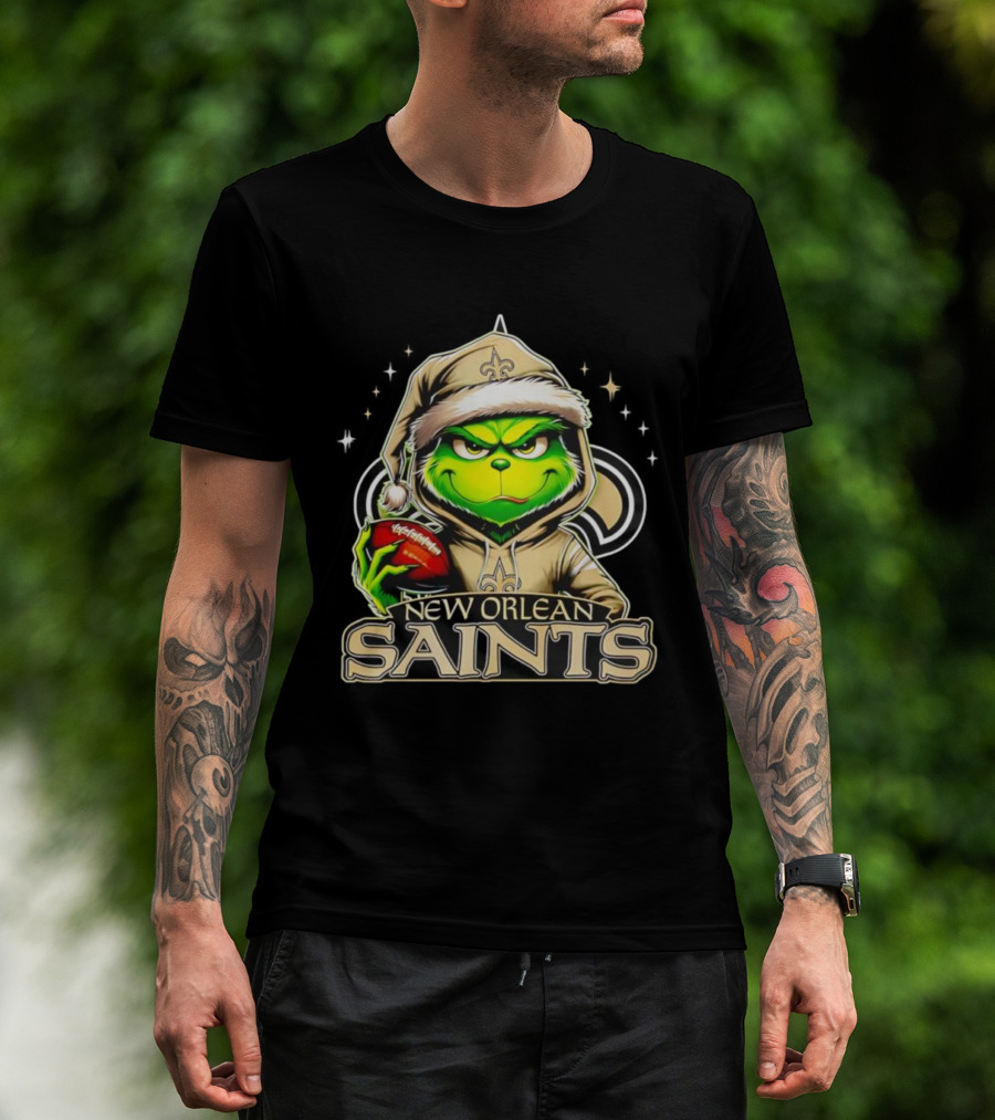 Grinch In Santa Hat With New Orleans Saints Football Christmas T-Shirt