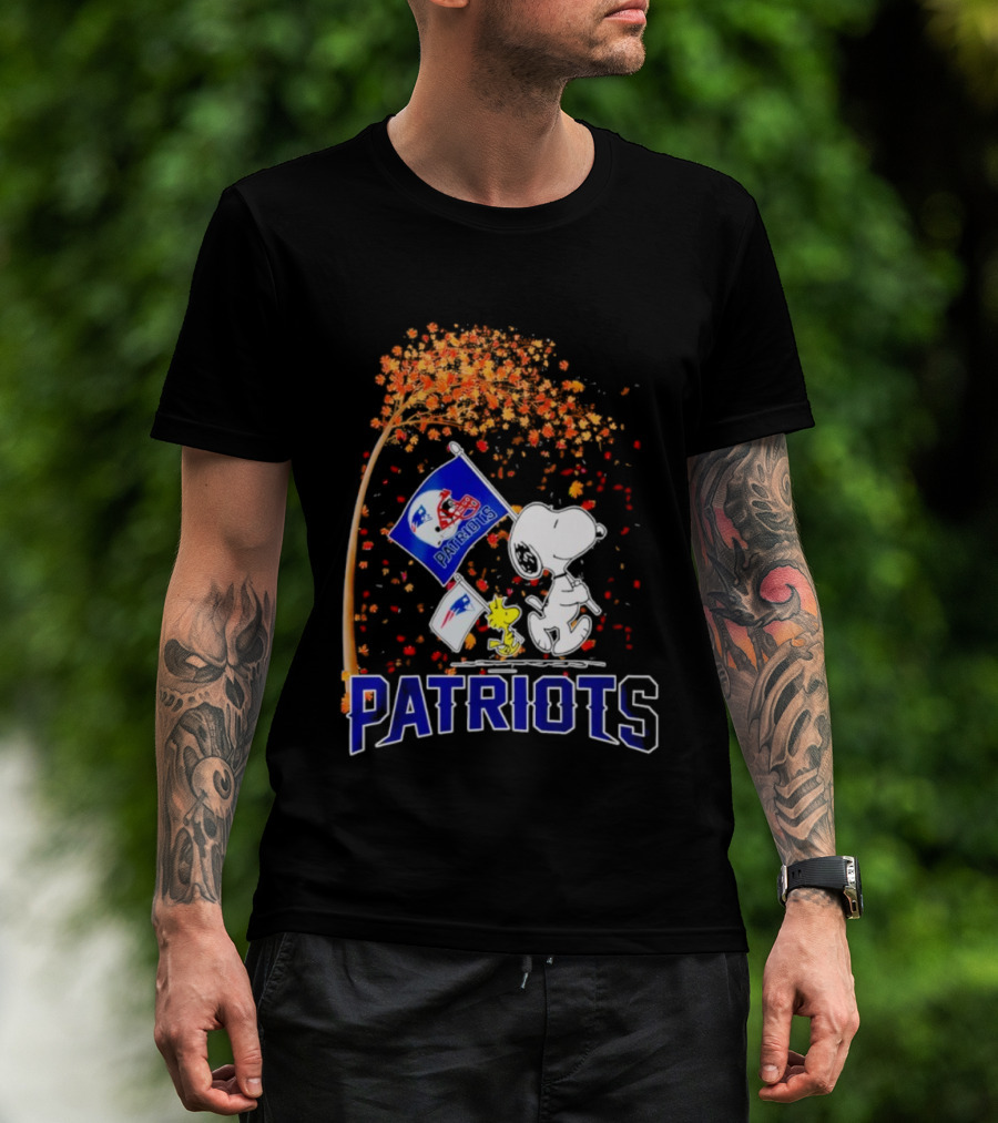Patriots Snoopy Autumn Peanuts New Era NFL Collaboration T-Shirt