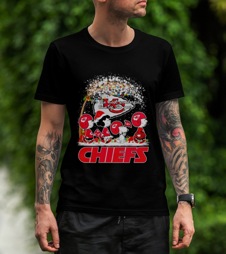 Peanuts Kansas City Chiefs Christmas Tree Wonderful Time Of The Year T-Shirt