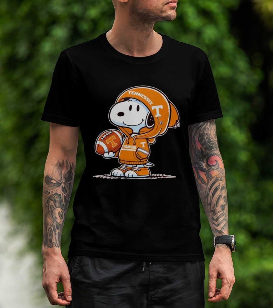 Snoopy Tennessee Volunteers Football T-Shirt