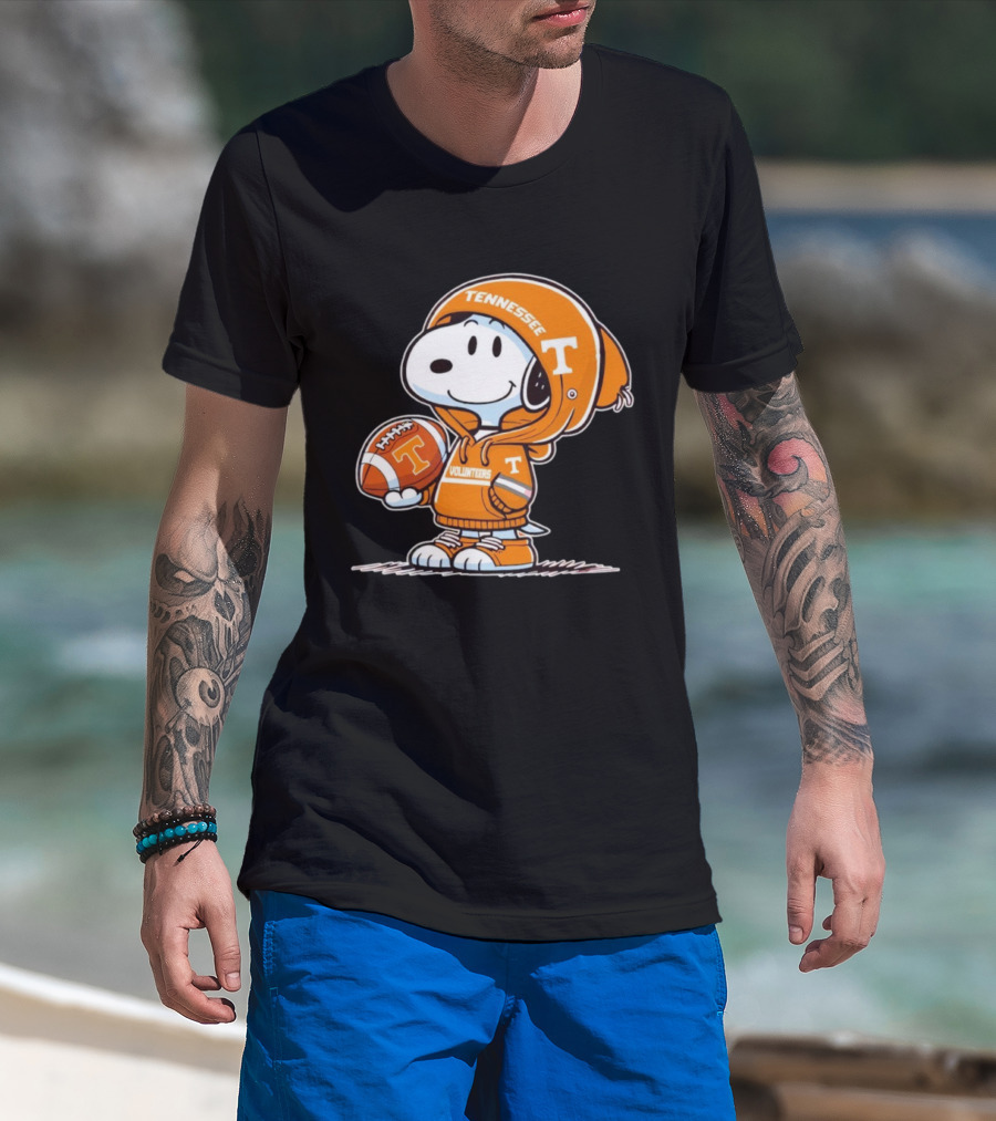 Snoopy Tennessee Volunteers Football T-Shirt