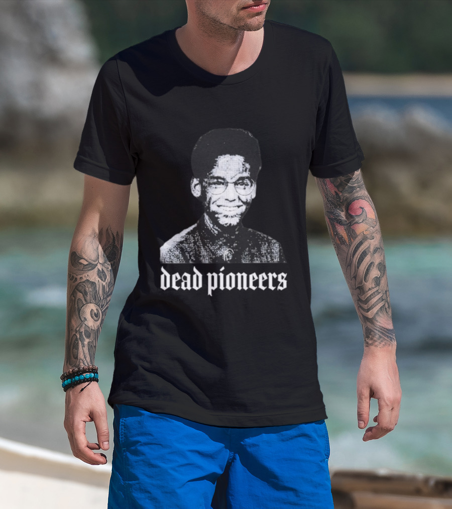 Dead Pioneers Retro-Style Old School Pioneers Face T-Shirt