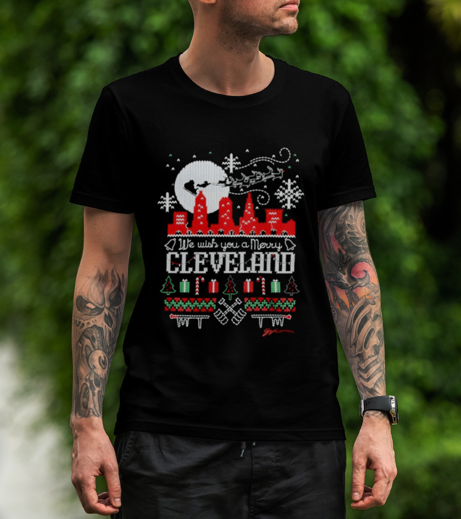 We Wish You A Merry Cleveland Christmas Skyline Santa And Gifts T-Shirt