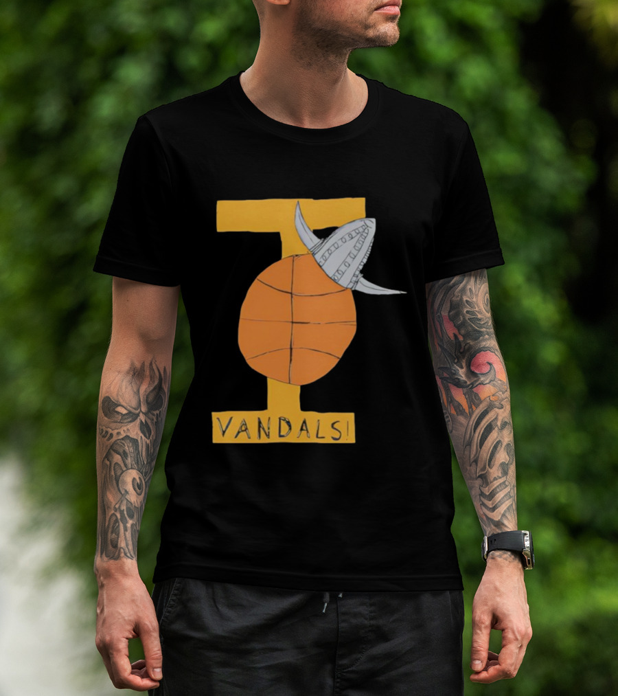 I Vandals Basketball Viking Helmet Graphic T-Shirt