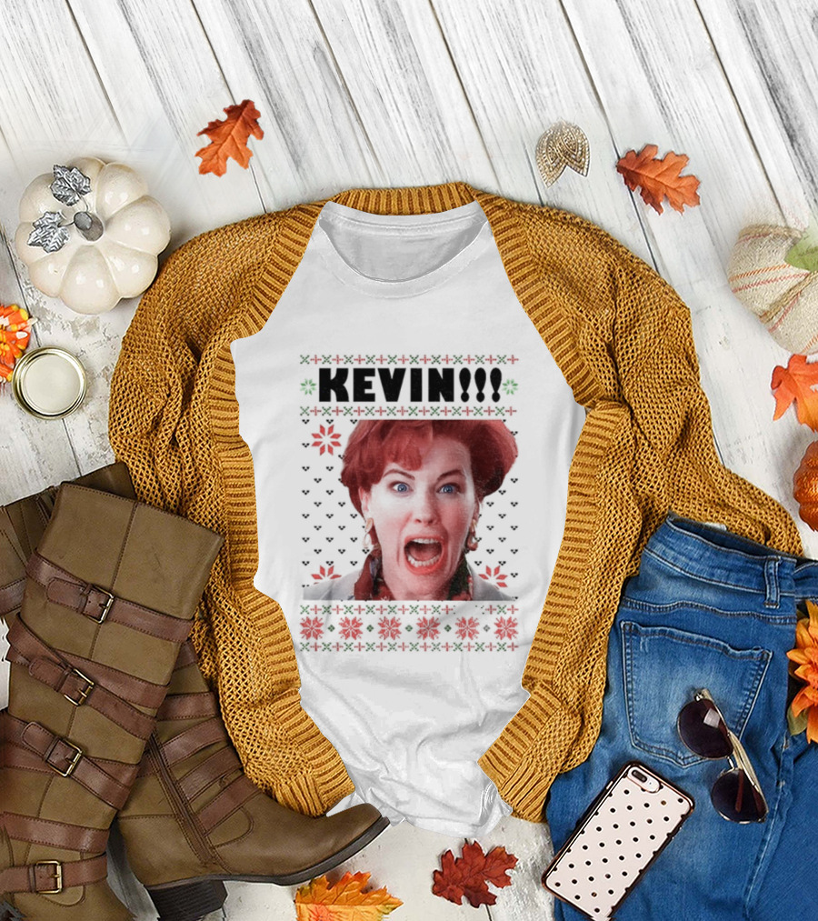 Kate McCallister Kevin Home Alone Movie Christmas Scene T-Shirt