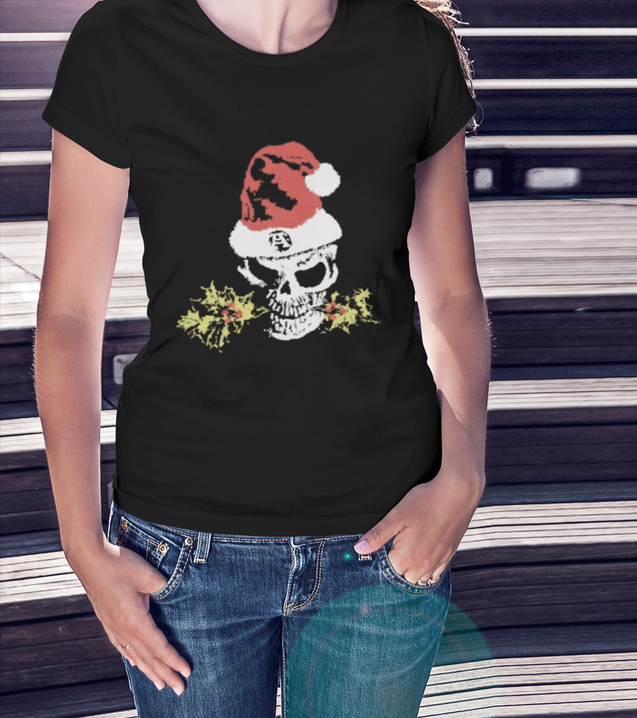 Alchemist Christmas Skull Santa Hat Holly Wreath T-Shirt