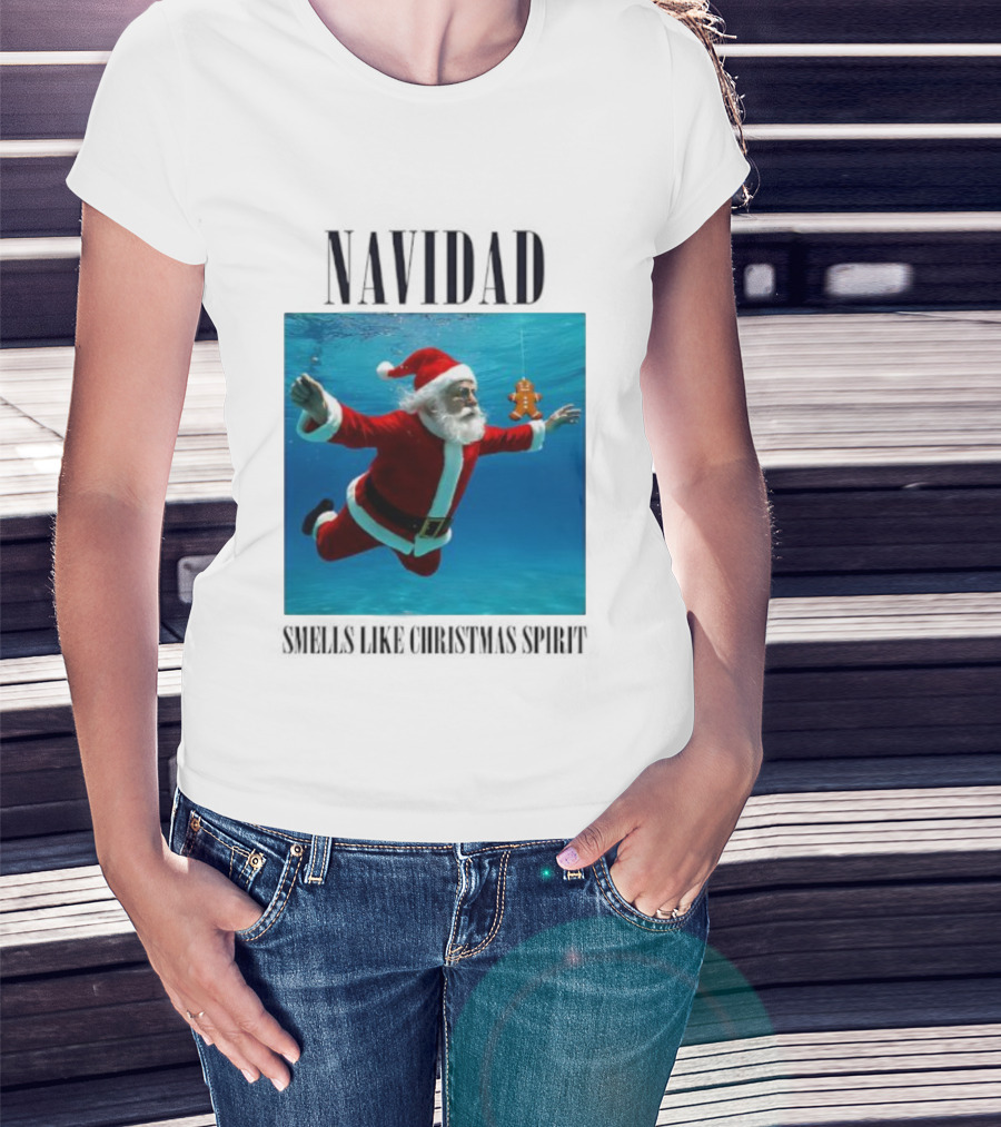 Navidad Santa Claus Underwater Smells Like Christmas Spirit T-Shirt