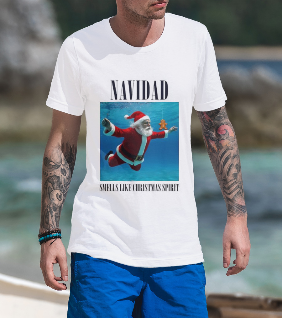 Navidad Santa Claus Underwater Smells Like Christmas Spirit T-Shirt