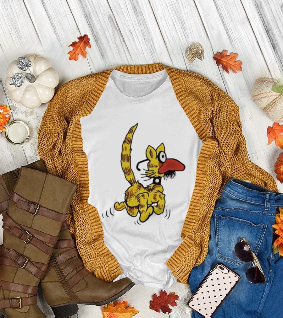Don Martin Cartoon Yellow Cat with Red Nose Retro Humor Classic Comic Style T-Shirt
