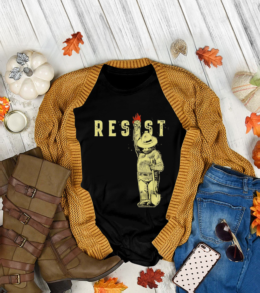 Protect Our National Parks Bear Resist Fist Fire Shovel T-Shirt