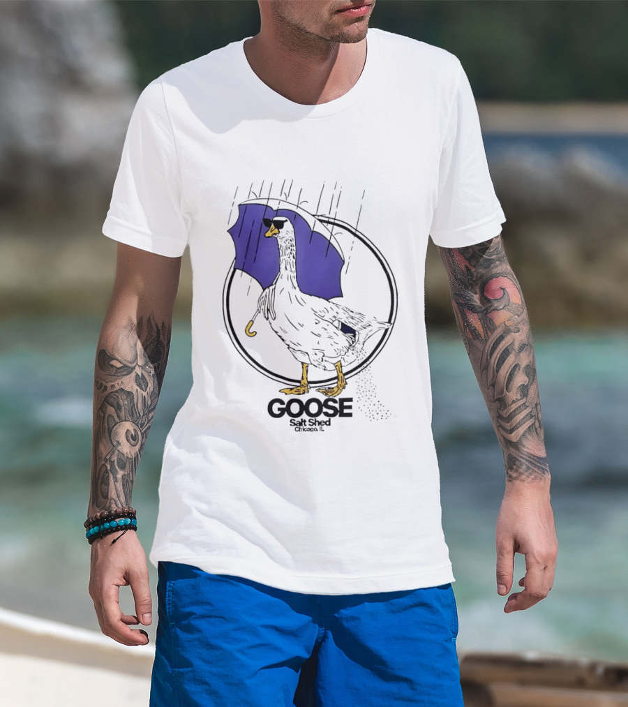 Goose Salt Shed Chicago IL Purple Umbrella Rain T-Shirt