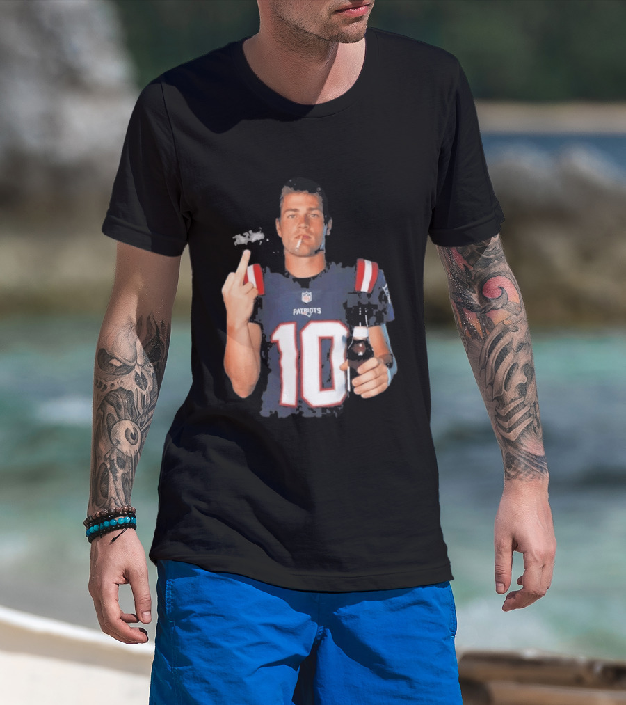 Patriots Number 10 Middle Finger Gesture Smoking Beer T-Shirt