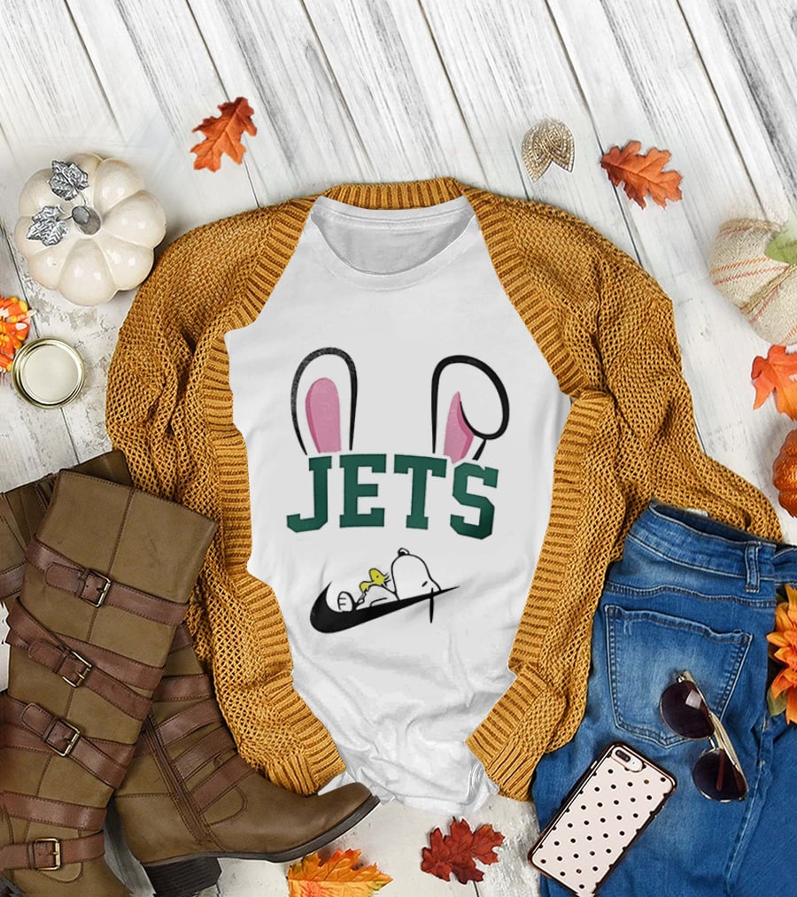 New York Jets Snoopy Peanuts Easter Bunny Ears T-Shirt