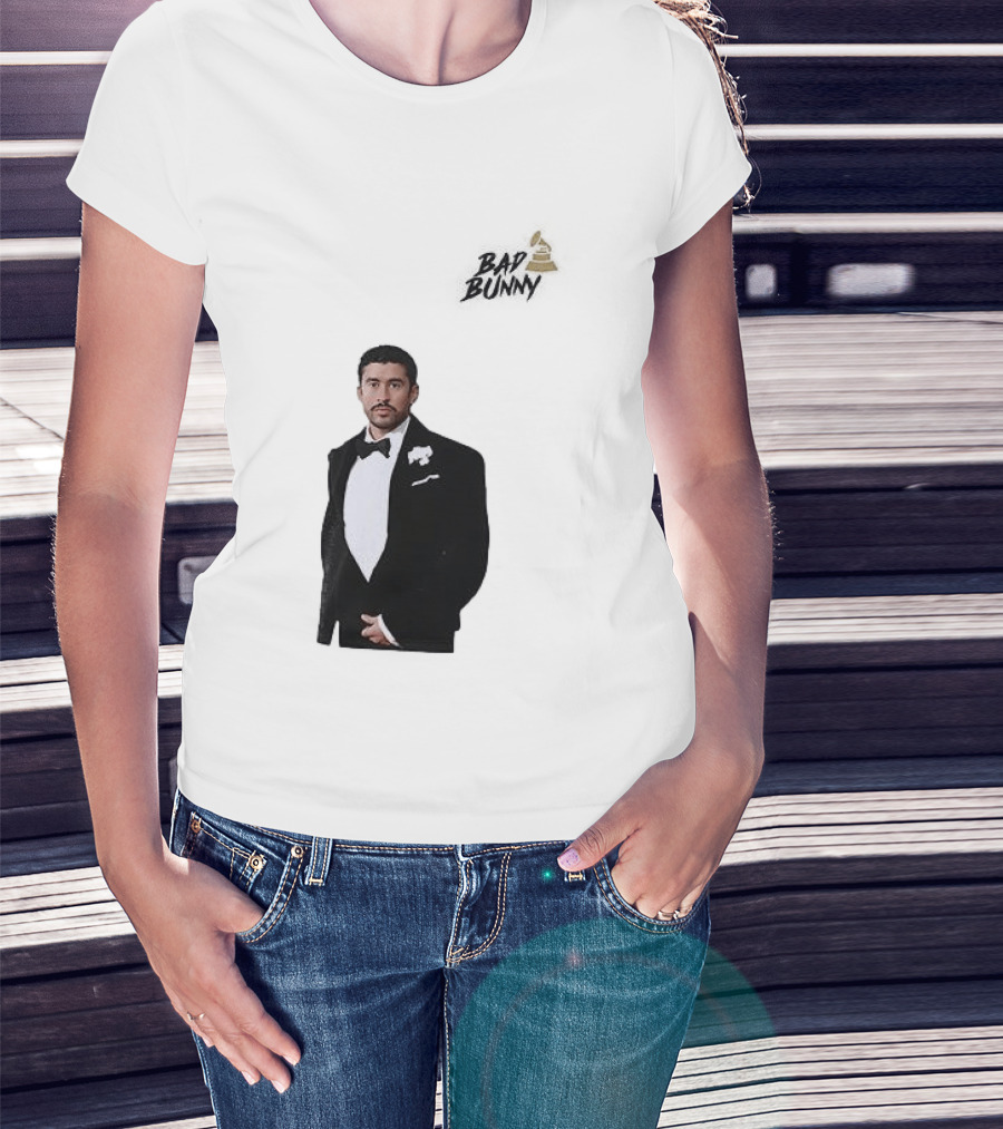 Bad Bunny Grammys Debi Tirar Mas Fotos Album Of The Year T-Shirt