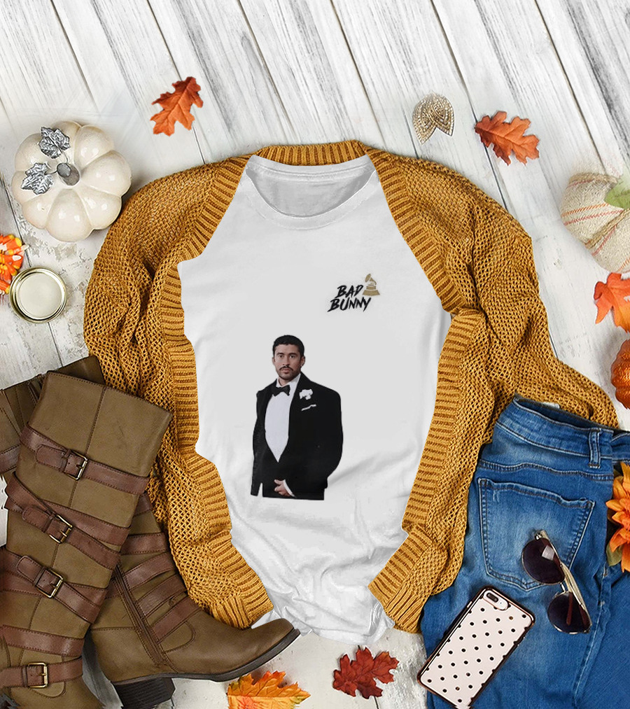 Bad Bunny Grammys Debi Tirar Mas Fotos Album of the Year T-Shirt