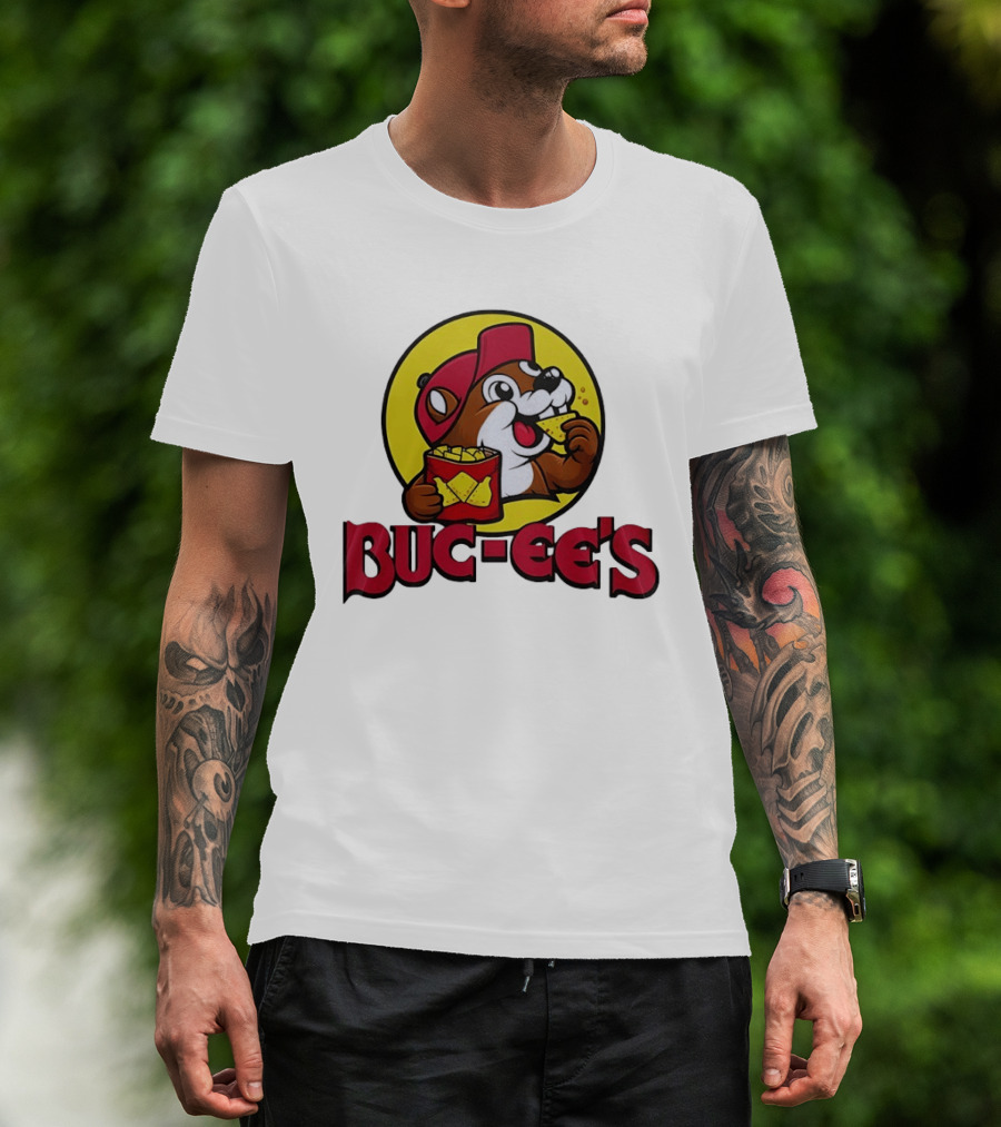Buc Ee's Beaver Eating Snack T-Shirt