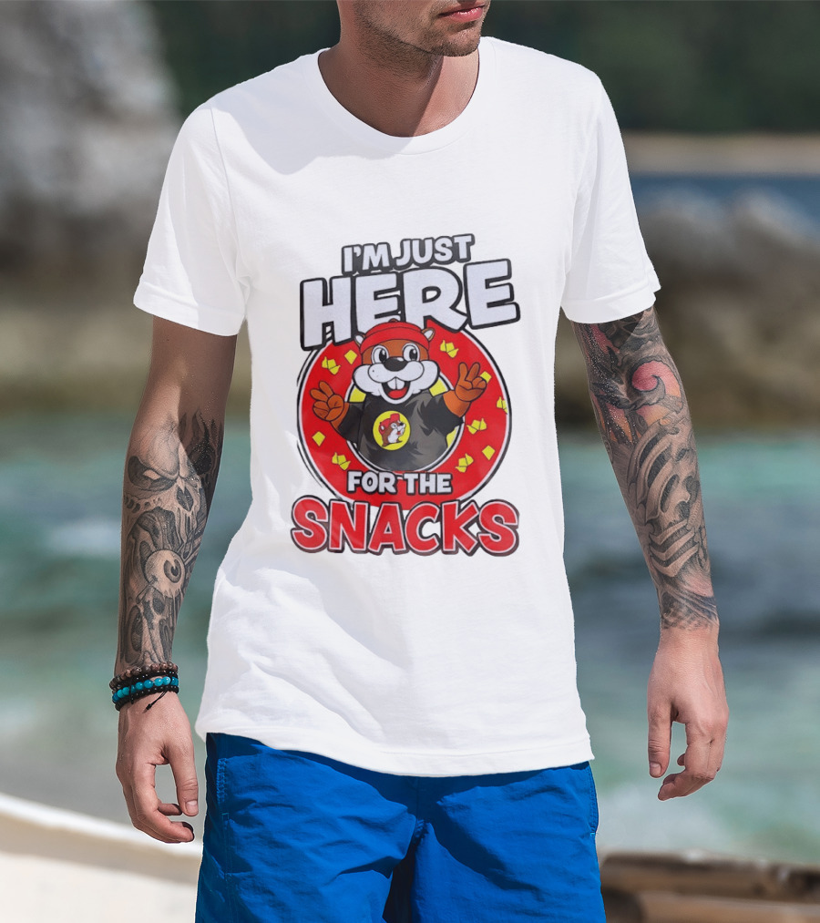 I'm Just Here For The Snacks Buc Ee's Fun Cartoon T-Shirt