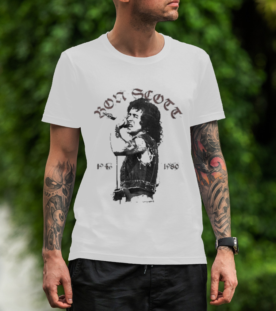 Bon Scott 1946 1980 Vocalist Tribute Memorabilia T-Shirt