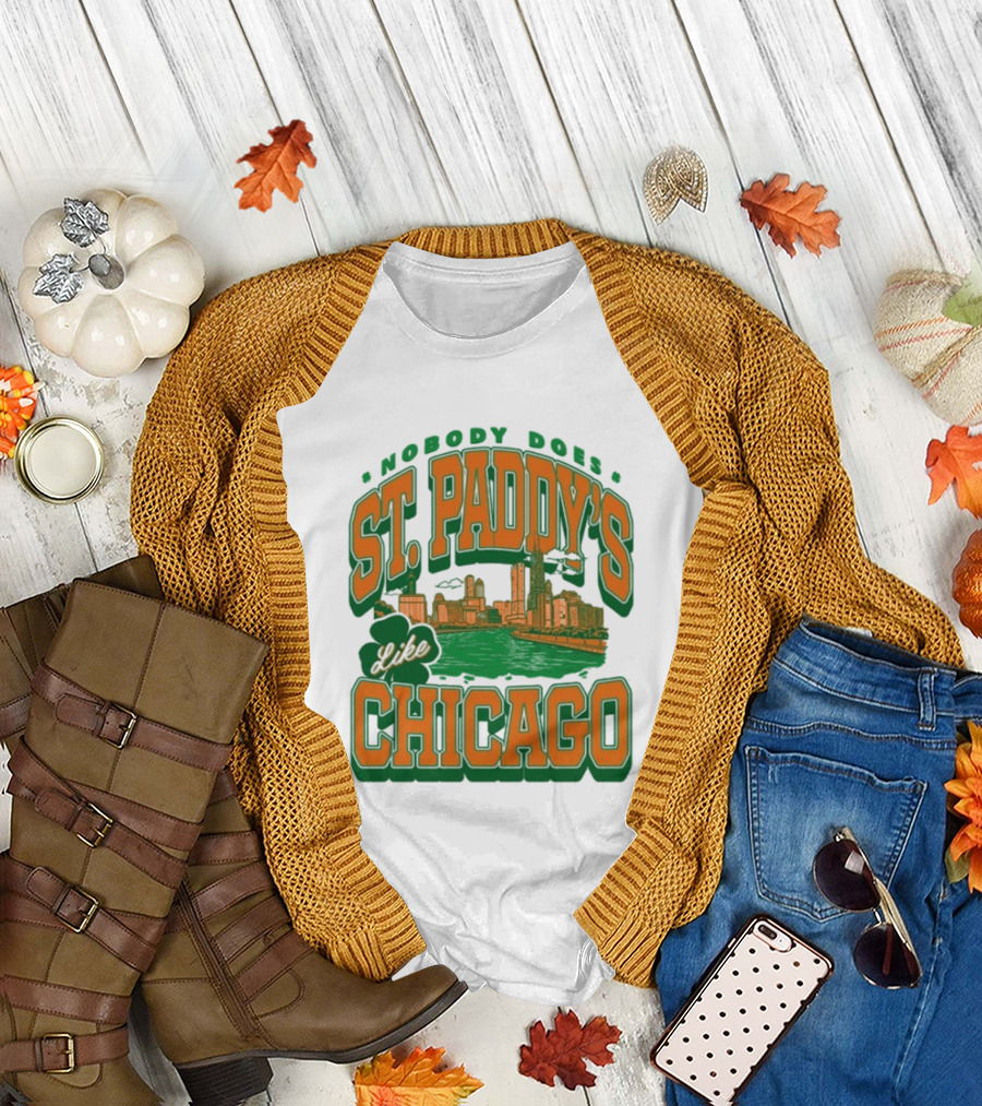 Nobody Does St. Paddy's Like Chicago Skyline Green River Saint Patrick's Day T-Shirt