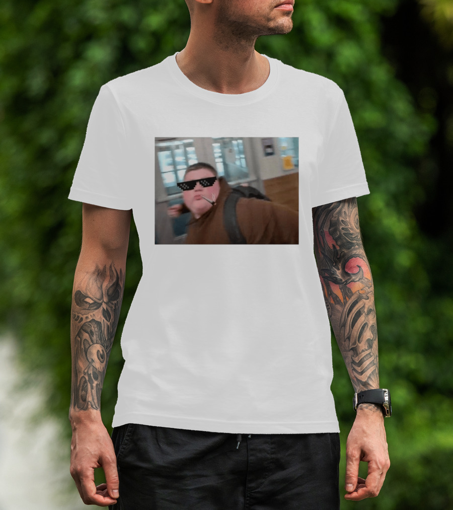 I Friggin Love This Kid Thug Life Meme Smoking Sunglasses T-Shirt