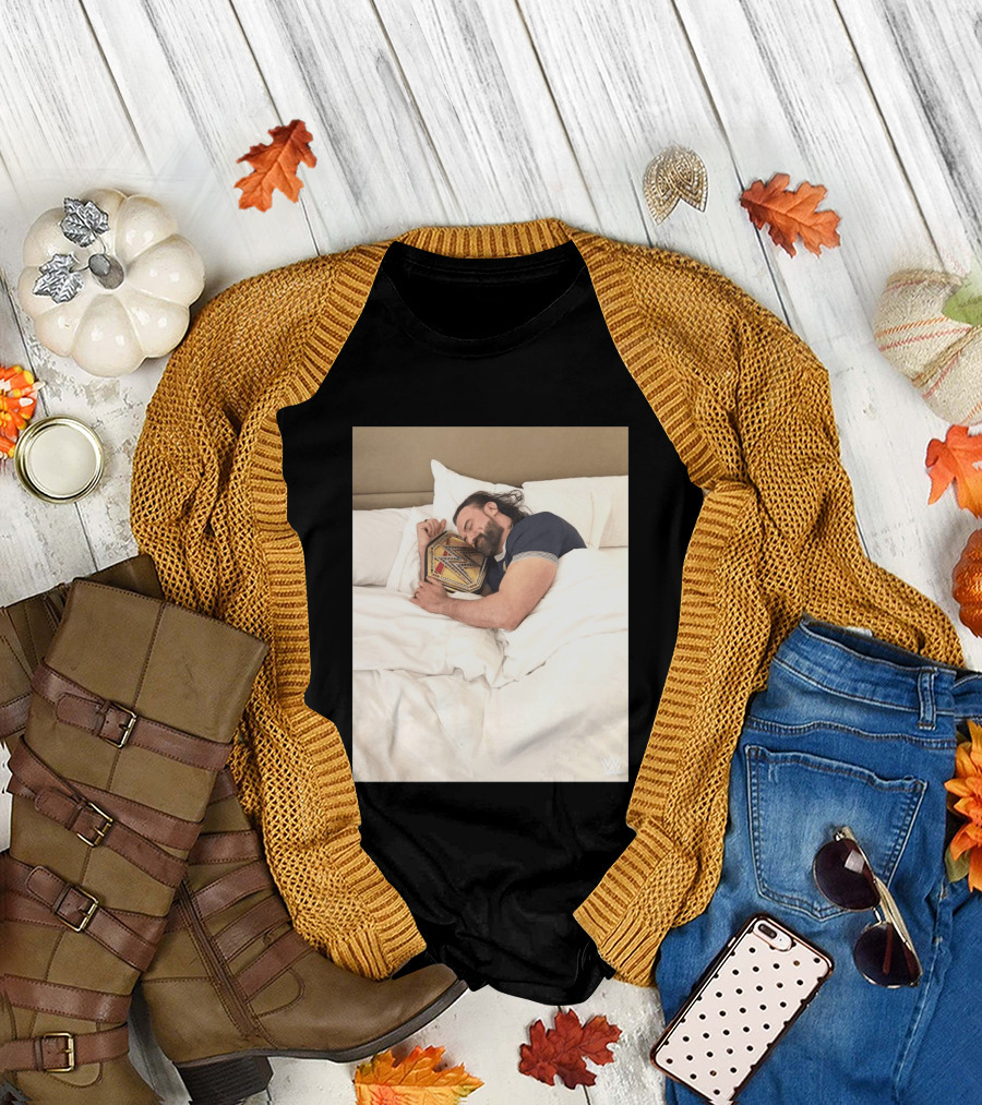 Drew McIntyre WWE Champion Sleeping Image T-Shirt